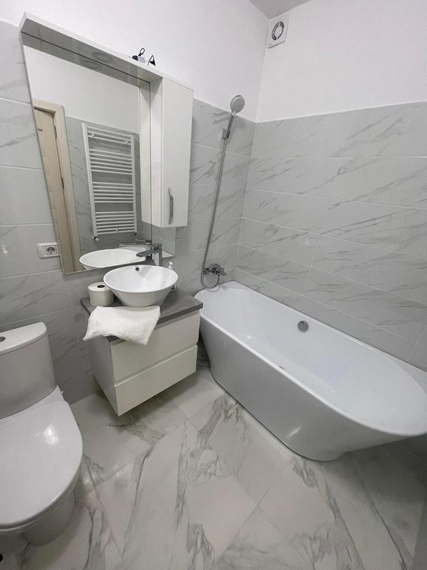 Luxury Apartment Питешти Экстерьер фото