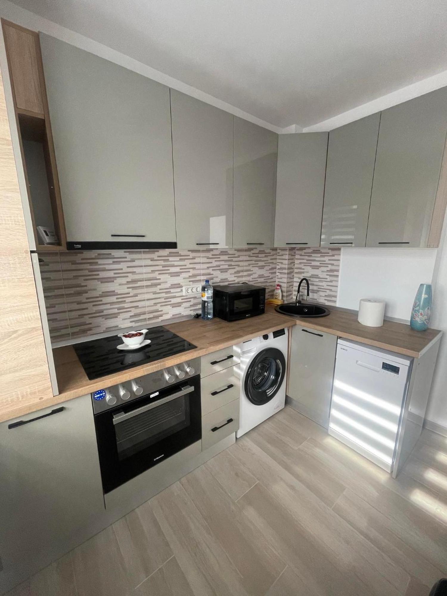 Luxury Apartment Питешти Экстерьер фото