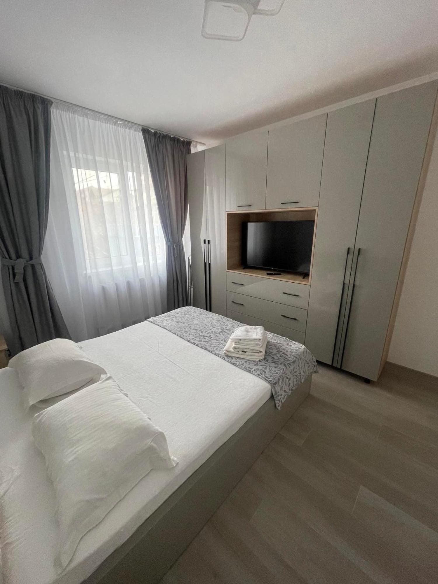Luxury Apartment Питешти Экстерьер фото